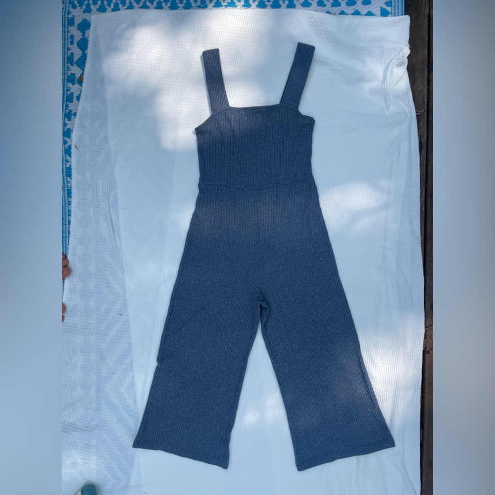 Women’s Wide Leg Capri Jumpsuit size xs